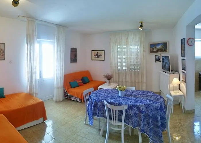 Stupin Celine 10321b דירה רוגוזניצה